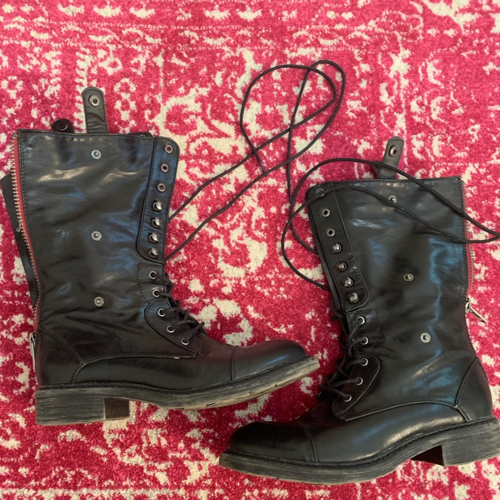 Combat boots